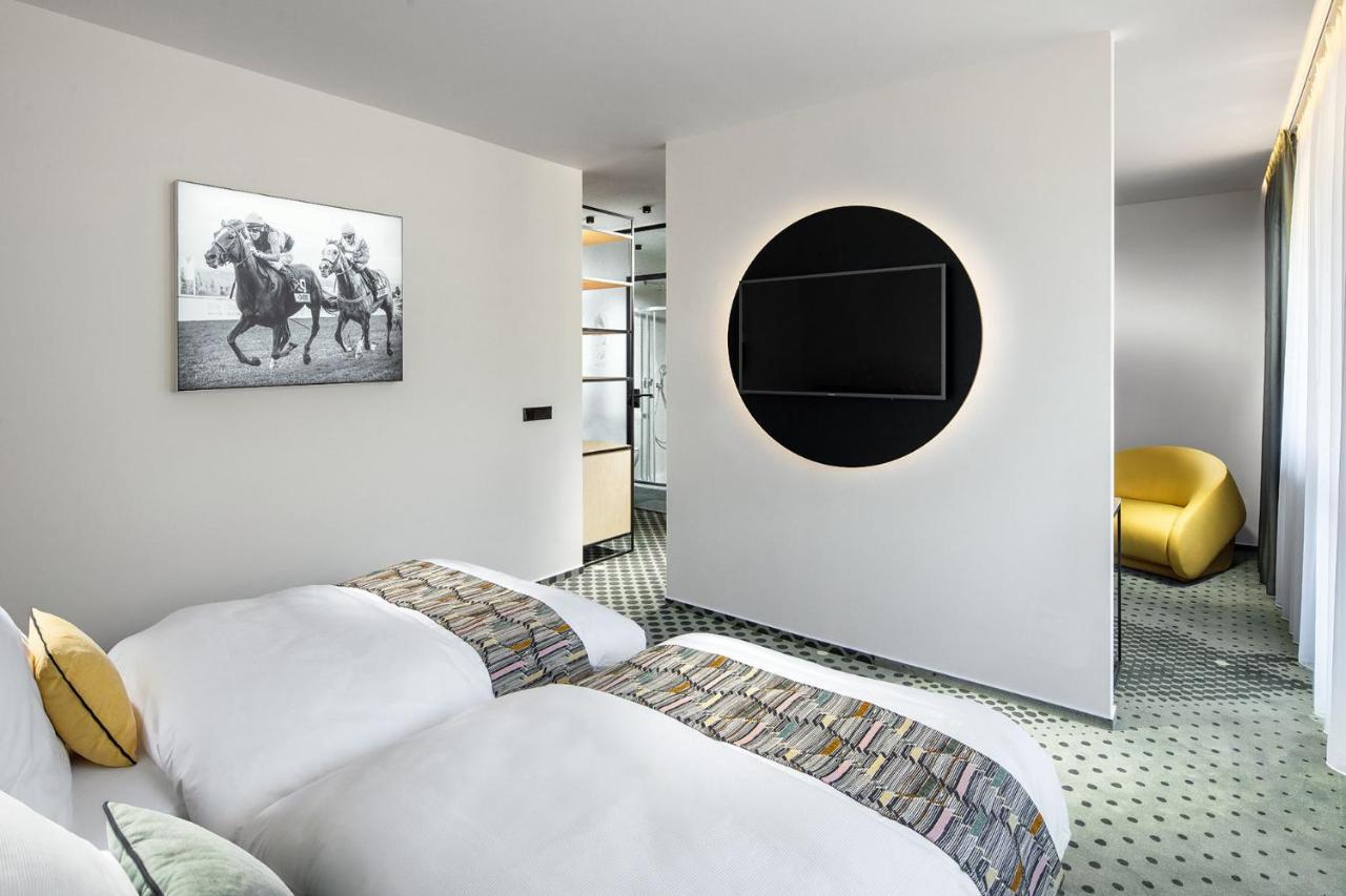 B&B Chuchle Arena Praha Exteriör bild